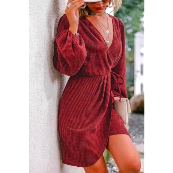 Simplee Apparel Textured  Tie Waist Short Cocktail Wrap Dress Sz Medium - Picture 2 of 6